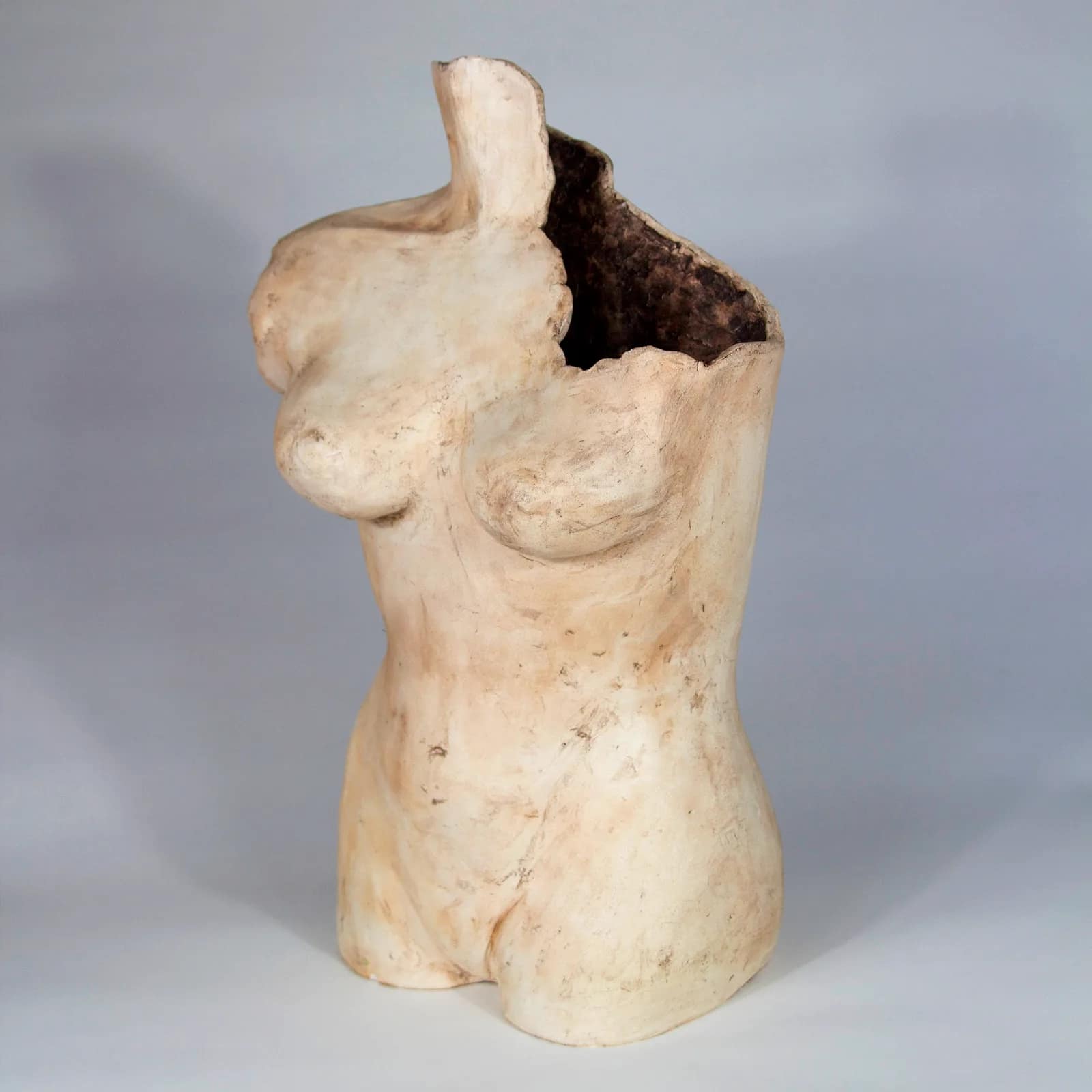 VENUS DE BELLO — Stoneware, 30cm x 55cm. Ceramic work by Dubravka Sabljak. View 1 of 2.