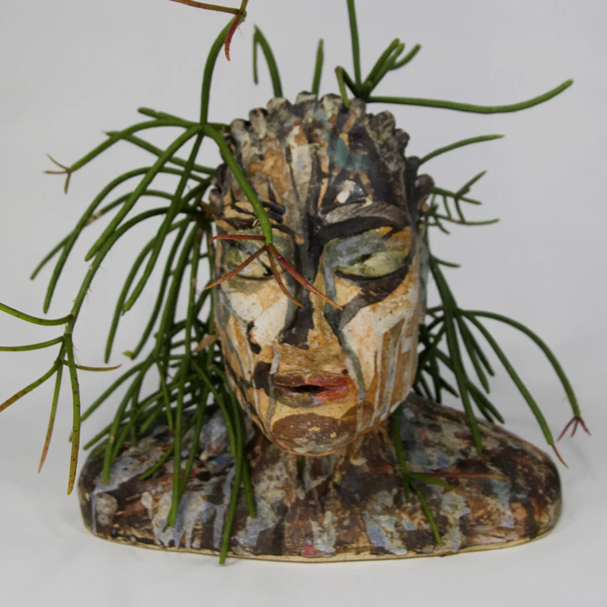 KAHUNA — Stoneware, 28cm x 32cm. Ceramic work by Dubravka Sabljak. View 2 of 3.