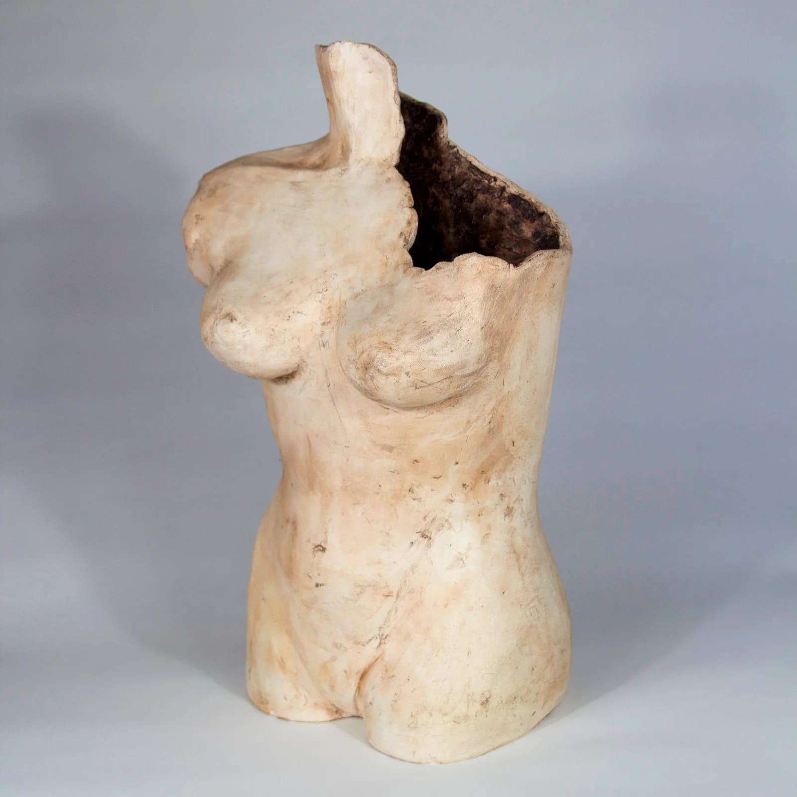 VENUS DE BELLO — Stoneware, 30cm x 55cm. Ceramic work by Dubravka Sabljak. View 1 of 2.